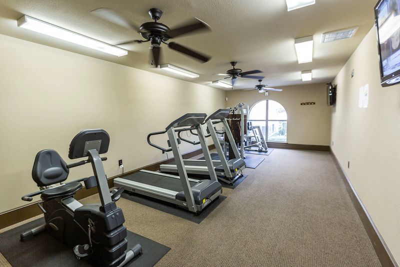 Luxury Apartment Buda Buda Apartment for Rent Huntington Senior at Buda